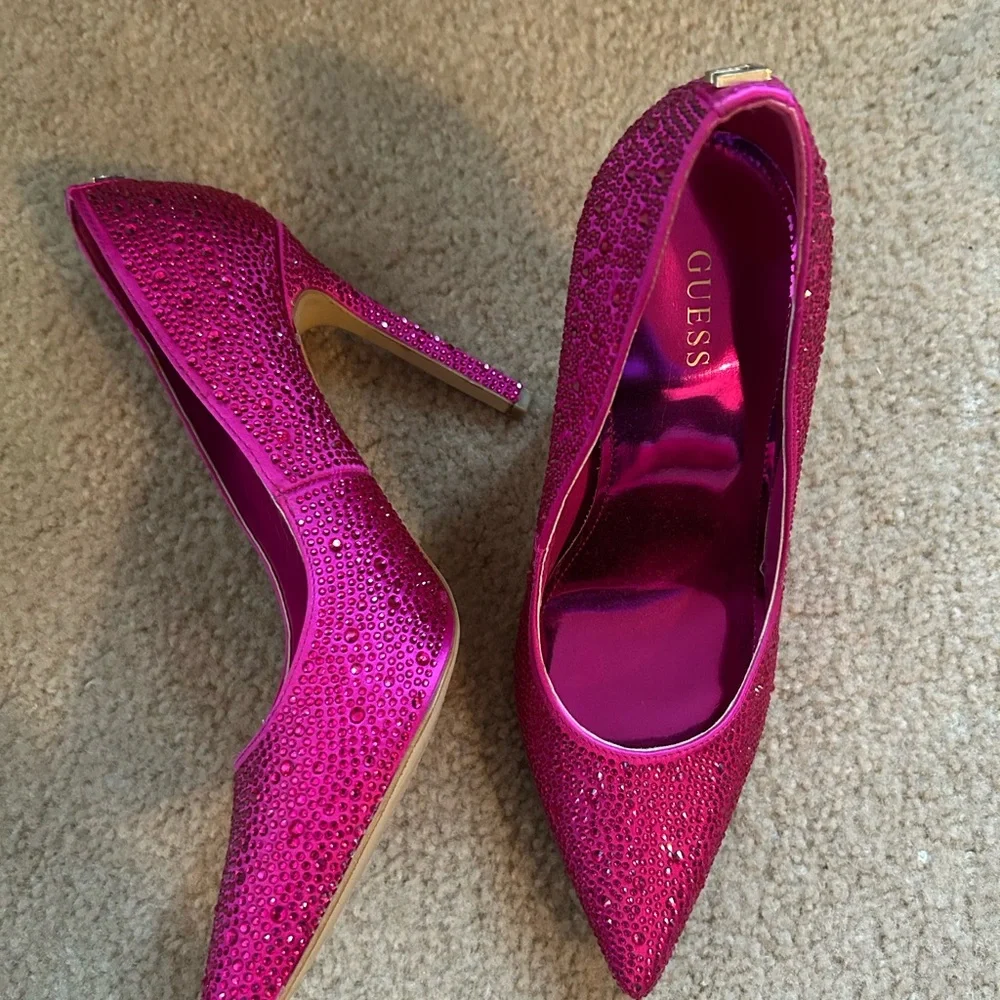 GUESS Fuchsia Pink Crystal-Embellished Pointed Toe Heels - Picture 4 of 6